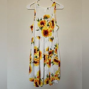 Floral women’s dress WITH pockets!